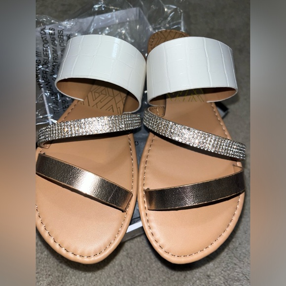 Qupid NEW Bling Low Platform Flat Metallic Crocodile 3 Banded Sandals Size 7 - Picture 2 of 11